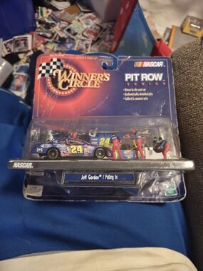 Winner's Circle NASCAR Pit Row Playset - Blue Jeff Gordon Die-Cast with Pit Crew